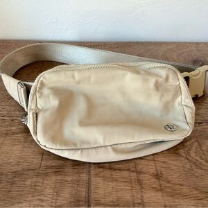 Lululemon Everywhere Belt Bag 1L